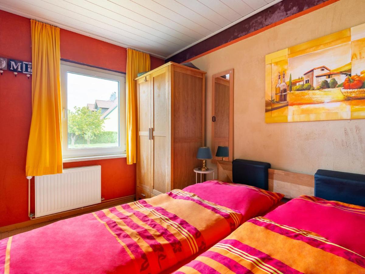 Idyllic Bungalow In Pepelow With Garden Buitenkant foto
